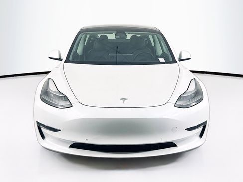 Used 2021 Tesla Model 3 Standard Range Plus RWD image 2