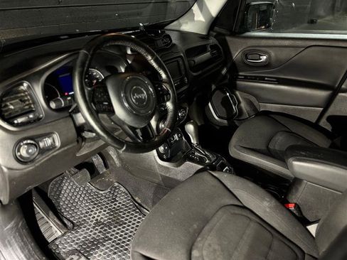 Used 2017 Jeep Renegade Altitude image 9