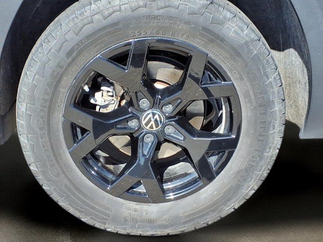 Certified 2024 Volkswagen Atlas Peak Edition SE AWD/4WD image 12