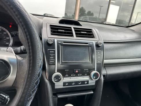 Used 2014 Toyota Camry SE FWD image 9