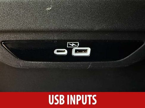 Used 2023 Chrysler Pacifica Touring-L FWD image 20