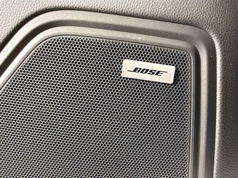 Certified 2020 Porsche Macan AWD/4WD image 25