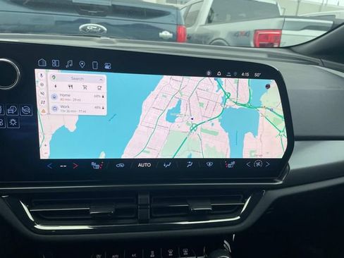 Used 2024 Chevrolet Equinox EV RS image 32