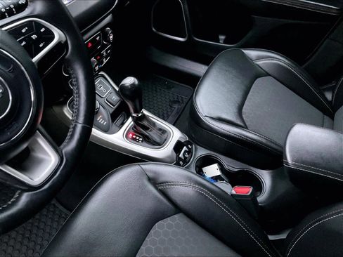 Used 2019 Jeep Compass Latitude w/ Cold Weather Group image 34