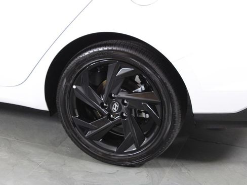 Certified 2026 Hyundai Elantra SEL FWD image 15