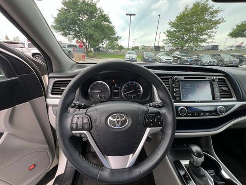 Used 2015 Toyota Highlander Limited AWD/4WD image 43