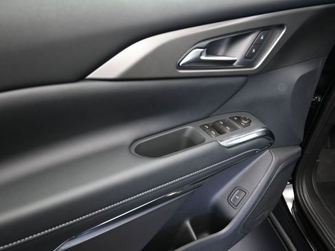 New 2026 Chevrolet Traverse LT w/ Sun and Wheel Package FWD image 11