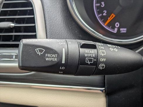 Used 2020 Jeep Grand Cherokee Limited image 6