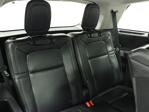 Used 2025 Lincoln Aviator Reserve AWD/4WD image 17