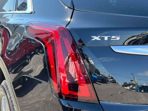 Certified 2023 Cadillac XT5 Premium Luxury AWD/4WD image 12