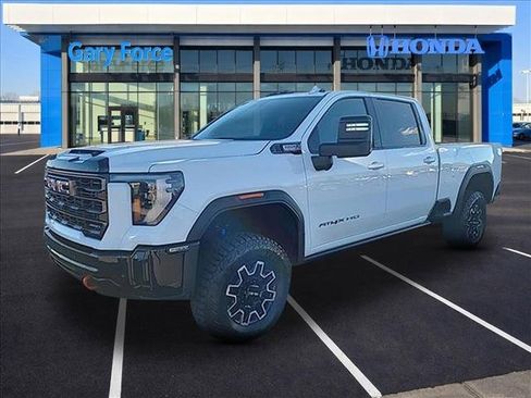 Used 2025 GMC Sierra 2500 AT4X image 4