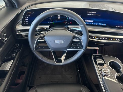 Used 2024 Cadillac Lyriq Luxury w/ LPO, Floor Liner Package AWD/4WD image 15