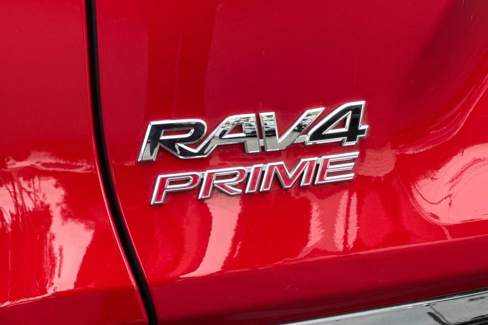 Used 2022 Toyota RAV4 SE w/ Weather & Moonroof Package AWD/4WD image 29