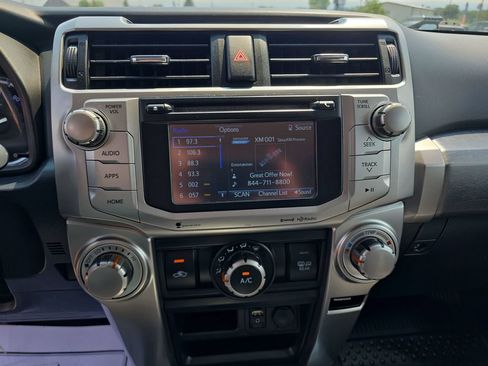 Used 2017 Toyota 4Runner SR5 AWD/4WD image 19