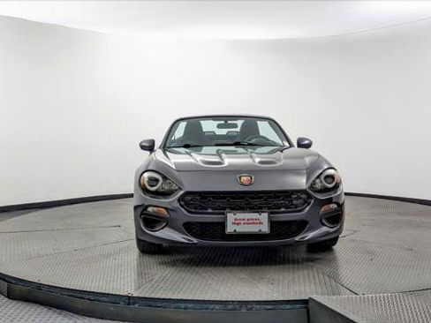 Used 2018 FIAT 124 Spider Classica image 12