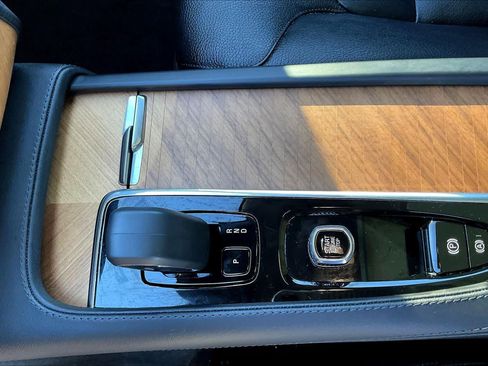 Used 2023 Volvo XC90 B6 Plus w/ Protection Package Premier image 20