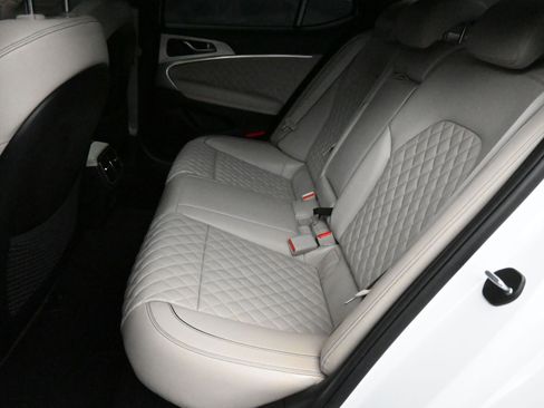 Used 2022 Genesis G70 3.3T w/ Sport Prestige Package image 13