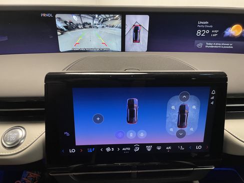 Used 2024 Lincoln Nautilus Premier w/ Equipment Group 102A image 14