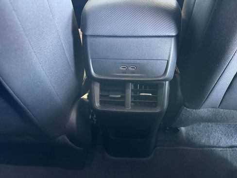 Used 2025 Chevrolet Equinox LT image 23