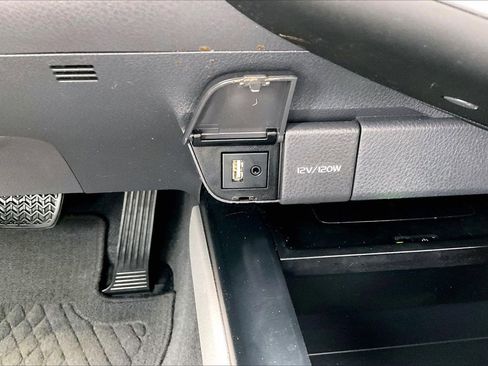 Used 2019 Toyota Camry XSE w/ Navigation Package FWD image 19