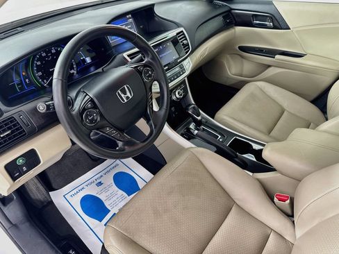 Used 2015 Honda Accord Touring image 10