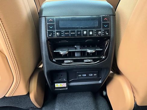 New 2026 Jeep Grand Cherokee L Summit w/ Obsidian Package AWD/4WD image 33