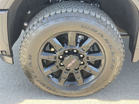 Used 2025 GMC Sierra 2500 AT4 w/ AT4 Premium Plus Package image 33