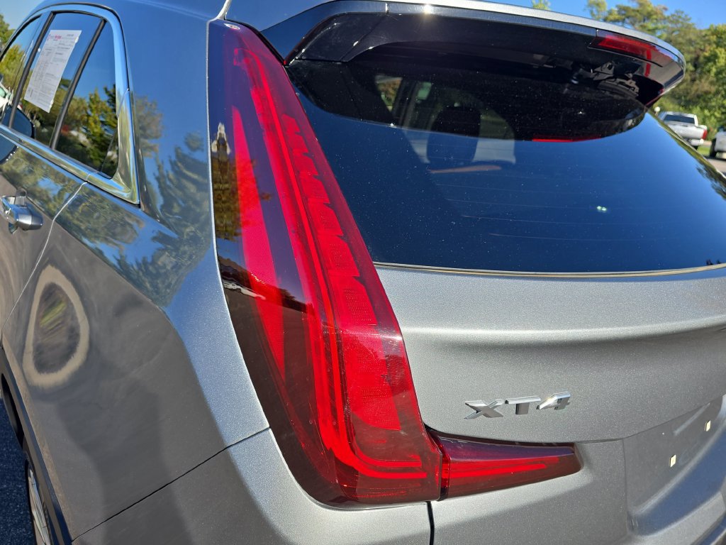 Used 2023 Cadillac XT4 Premium Luxury w/ Technology Package AWD/4WD image 37
