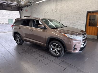 Certified 2017 Toyota Highlander LE