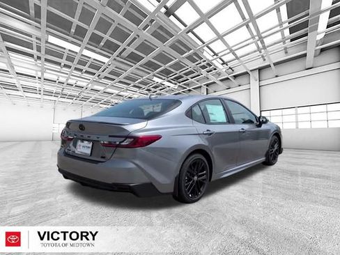 Used 2026 Toyota Camry SE FWD image 3