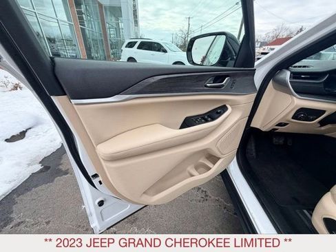 Certified 2023 Jeep Grand Cherokee Limited image 17