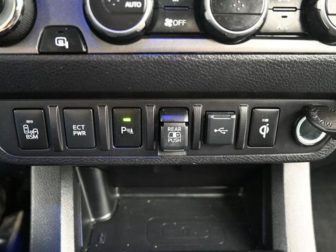 Used 2023 Toyota Tacoma TRD Off-Road AWD/4WD image 26