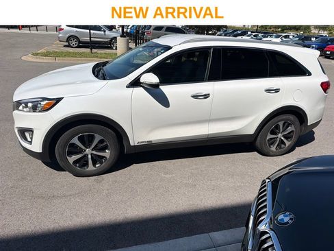 Used 2017 Kia Sorento EX w/ EX V6 Premium Package AWD/4WD image 1