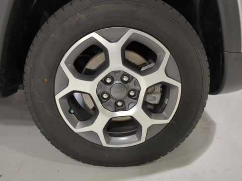 Used 2022 Jeep Compass Trailhawk AWD/4WD image 6