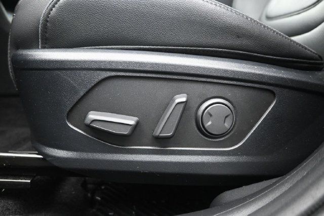 Used 2025 Hyundai Tucson Limited AWD/4WD image 13