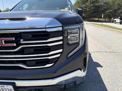 Certified 2025 GMC Sierra 1500 SLT RWD image 6