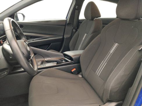 Used 2025 Hyundai Elantra Sport FWD image 17