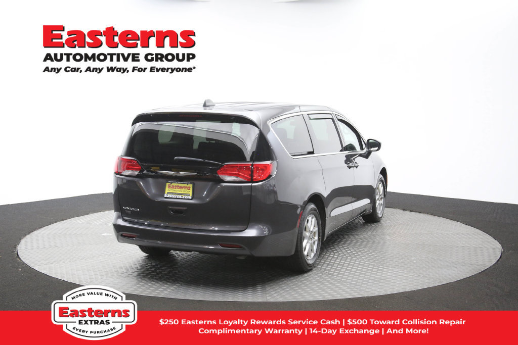 Used 2022 Chrysler Voyager LX FWD image 40