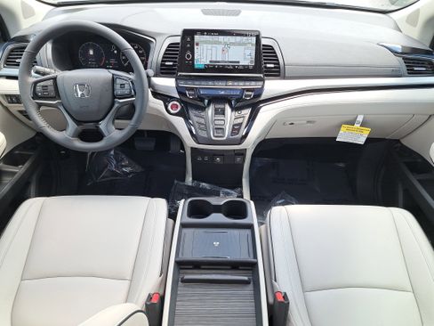New 2026 Honda Odyssey Touring image 14