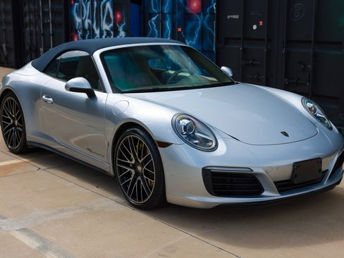 Used 2017 Porsche 911 Carrera 4 AWD/4WD image 19
