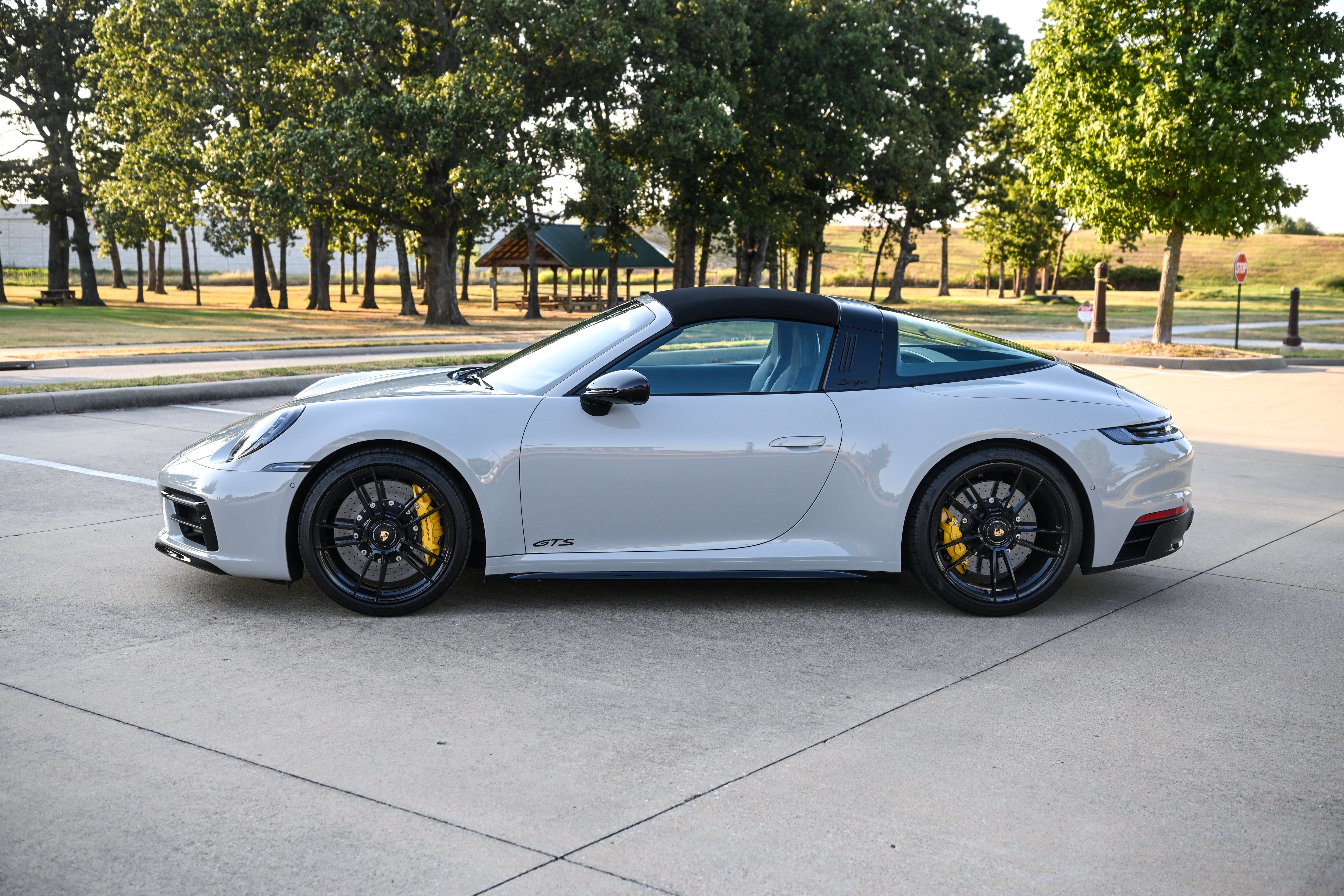 Used 2022 Porsche 911 AWD/4WD image 11