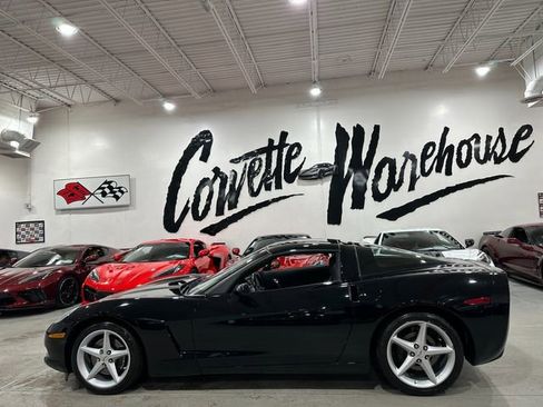 Used 2011 Chevrolet Corvette Coupe w/ 1LT RWD image 30