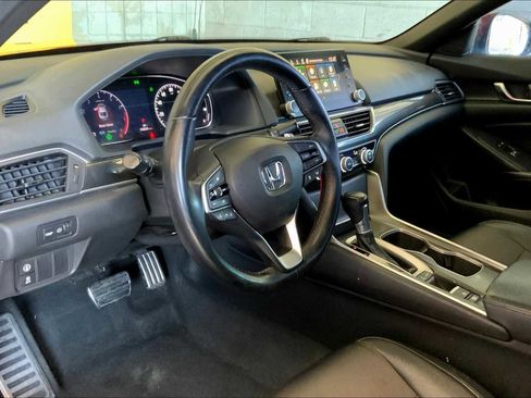Used 2018 Honda Accord Sport image 16