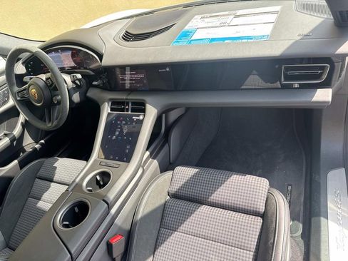 New 2025 Porsche Taycan 4S image 17