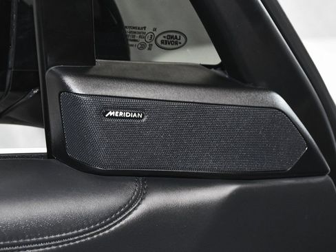 Used 2024 Land Rover Range Rover SE image 11