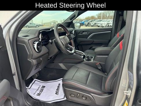 Certified 2024 Chevrolet Colorado Z71 w/ LPO, Dark Essentials Package AWD/4WD image 11