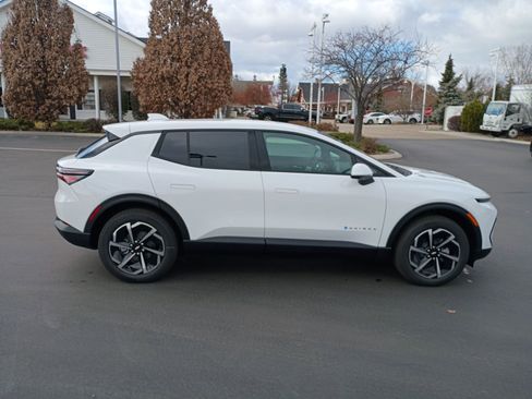 New 2026 Chevrolet Equinox EV LT w/ Comfort Package image 10