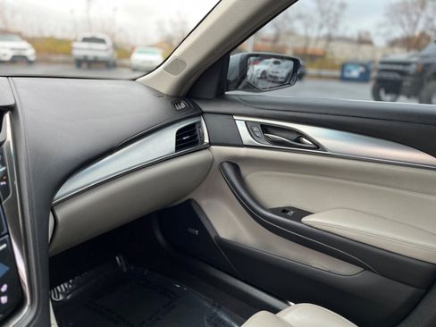 Used 2018 Cadillac CTS Luxury image 30