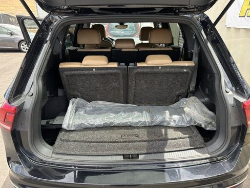 Used 2022 Volkswagen Tiguan SE FWD image 9