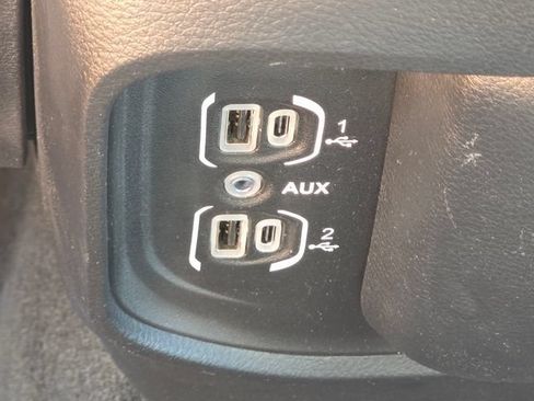 Used 2022 RAM 1500 Big Horn AWD/4WD image 11